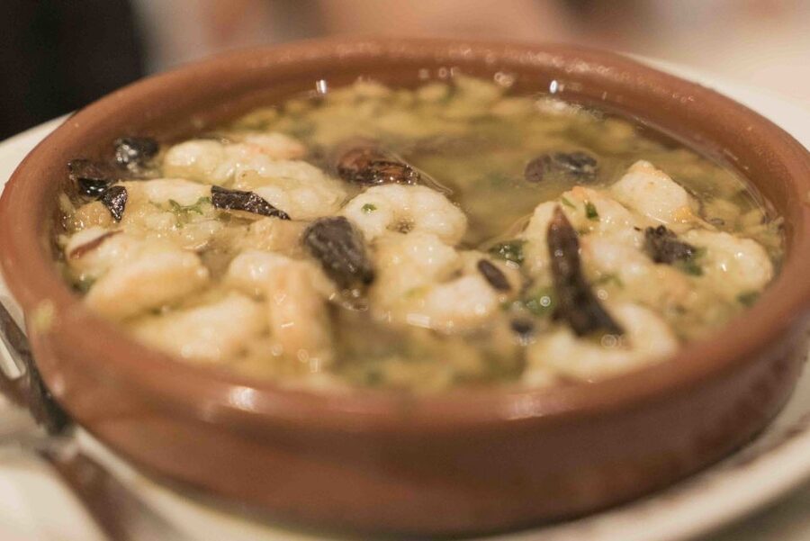 2.5-Hour Evening Tapas Tour through Madrid - Stop 2: learning to pair drinks and bites like a local