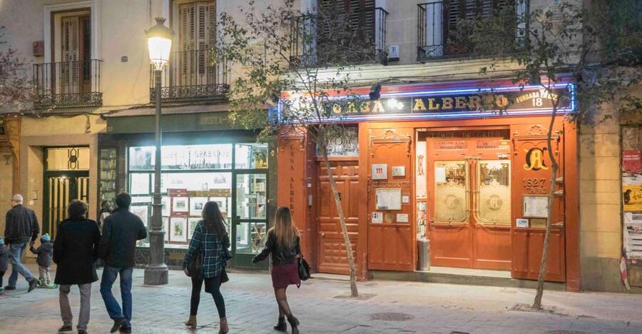 2.5-Hour Evening Tapas Tour through Madrid - Stop 3: tasting different styles of tapas (and knowing what to order next)