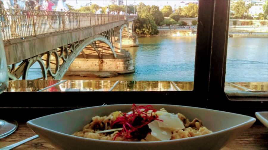 3-Hour Tapas Tour in Triana, Sevilla's Vibrant Neighborhood - From Puente de Isabel II to the Old Center: Getting Oriented in Triana