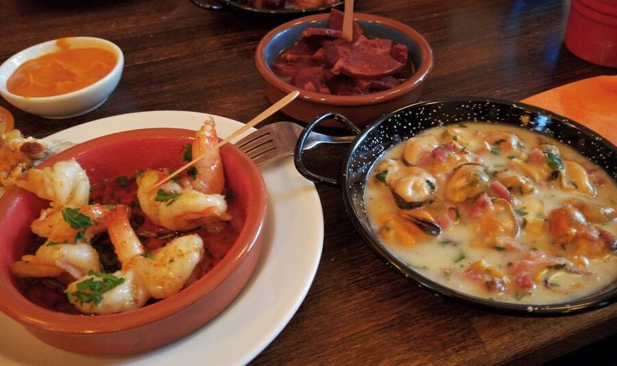 3-Hour Tapas Tour in Triana, Sevilla's Vibrant Neighborhood - The Drink Part: 3 Drinks That Keep Tapear Social