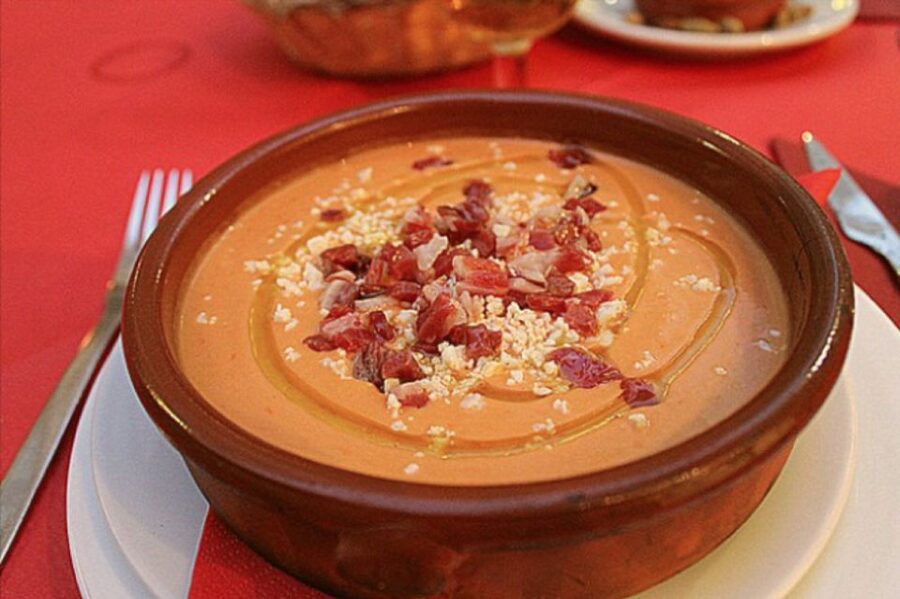 3-Hour Tapas Tour in Triana, Sevilla's Vibrant Neighborhood - Starting at Naturanda: What the First Minutes Should Tell You