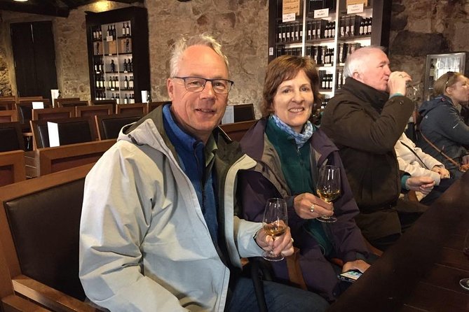 3 table wines & 5 Port wines + Tapas - Start at Porto Cathedral: history that helps your eyes