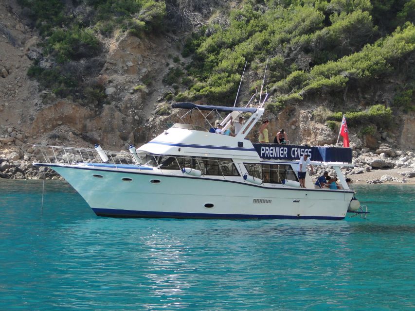 3hr Sunset Trip Drinks, Tapas SUP, Snorkel - Getting on board at the Premier Cruises Alcúdia meeting point