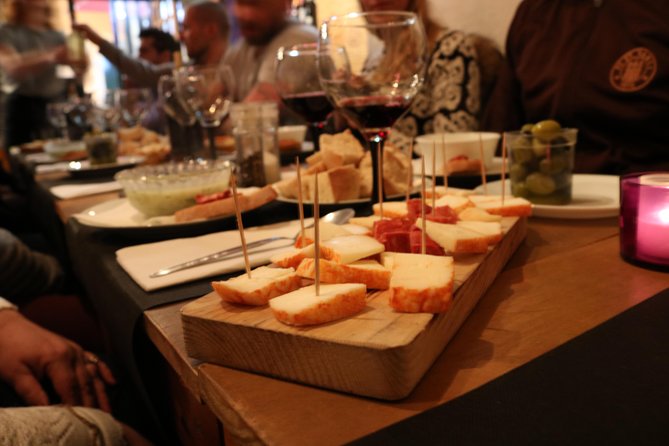 A True Taste of Lisbon: Portuguese Tapas, Wine & Surprise Drink - Key things I’d plan around