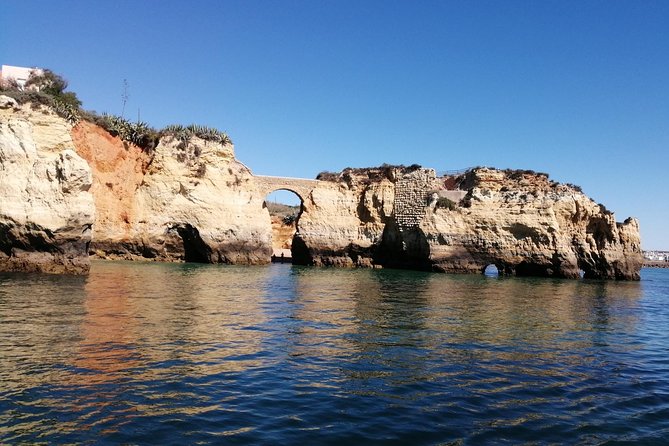 Afternoon yacht charter in lagos with drinks, tapas, paddle boards and kayak - The crew makes the difference: what to look for when you meet them