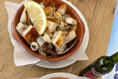 Albufeira Food Experience: Land & Sea Tapas w/ Wines - The first glass and the table spread: how the meal is paced