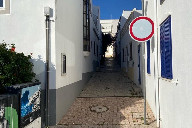 Albufeira History Walking Tour with Wine and Tapas - The taberna finish: what you actually get with wine and tapas