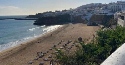 Albufeira: Old Town History Walking Tour with Tapas & Wine - Key things you’ll notice right away