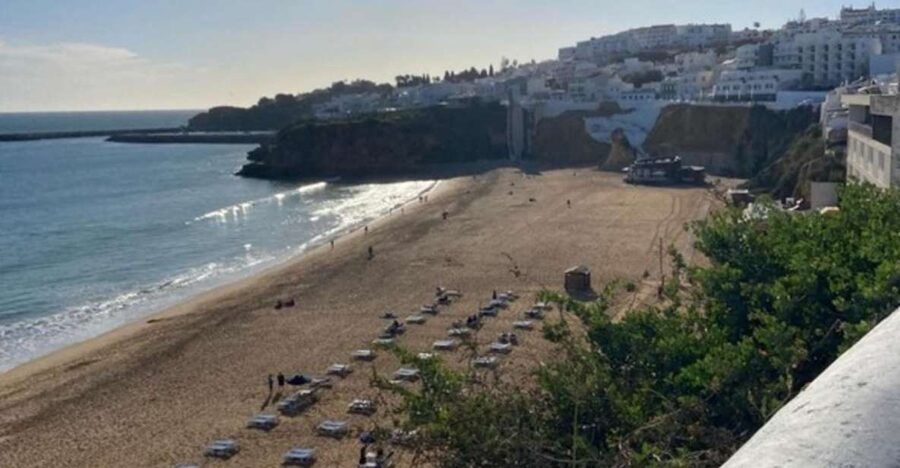 Albufeira: Old Town History Walking Tour with Tapas & Wine - Key things you’ll notice right away