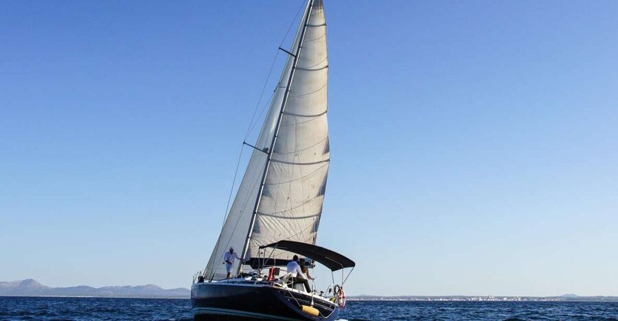 Alcudia: Sailing Yacht Excursion with Wine & Tapas - Who this trip suits best (and who should skip it)