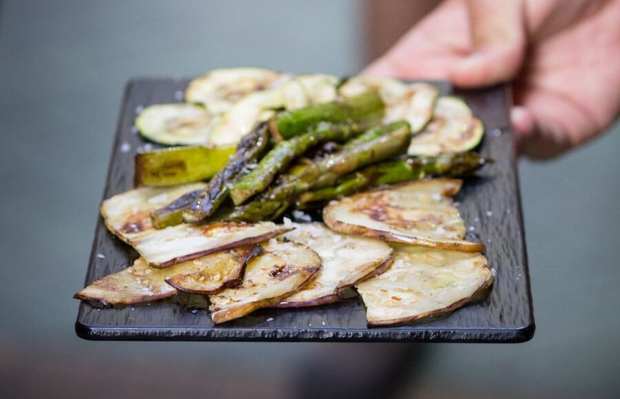 Alicante: Central Market Guided Food Tour with Tapas Bars - Why the food amount feels like a full lunch (not a snack parade)