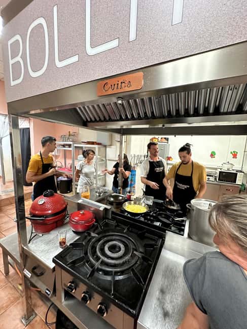 Alicante:Evening Spanish Tapas Cooking Class with Live Music - Where You Start: Bollitori Near Alicante’s Central Market
