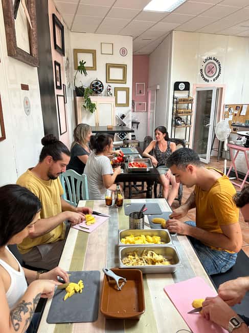 Alicante:Evening Spanish Tapas Cooking Class with Live Music - Dietary Needs, Language Comfort, and Practical Tips