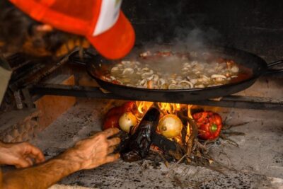 Alicante: Food Walking Tour with Wine Tasting and Tapas - Where the walk starts: Casa Carbonell on the Esplanada