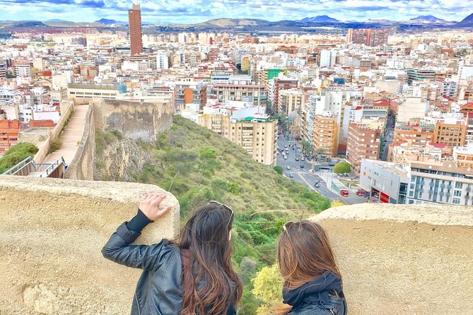 Alicante Historic Small Group Tour with Tapas Tasting - Group size, guide style, and what you can expect in English