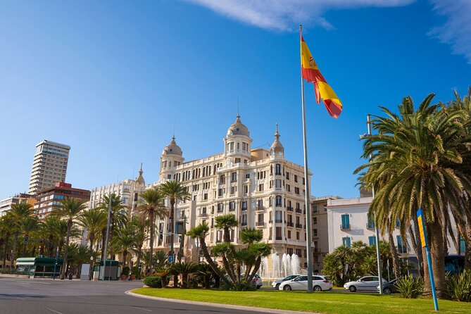 Alicante Tour: Full City, Castle, Market & Tapas Experience - Santa Bárbara Castle by elevator: Renaissance fortress views without the stress