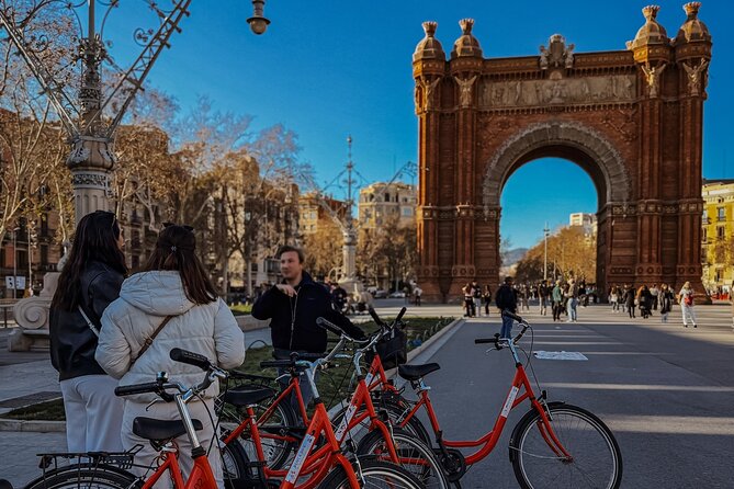 Barcelona: Bike or eBike Tour, Top Sights & Local Insights - Sagrada Família (20 minutes) up close: symbolism and the ongoing build