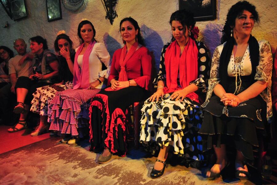 Barcelona: City Tour & Flamenco Show with Wine & Tapas - Key points to know before you go