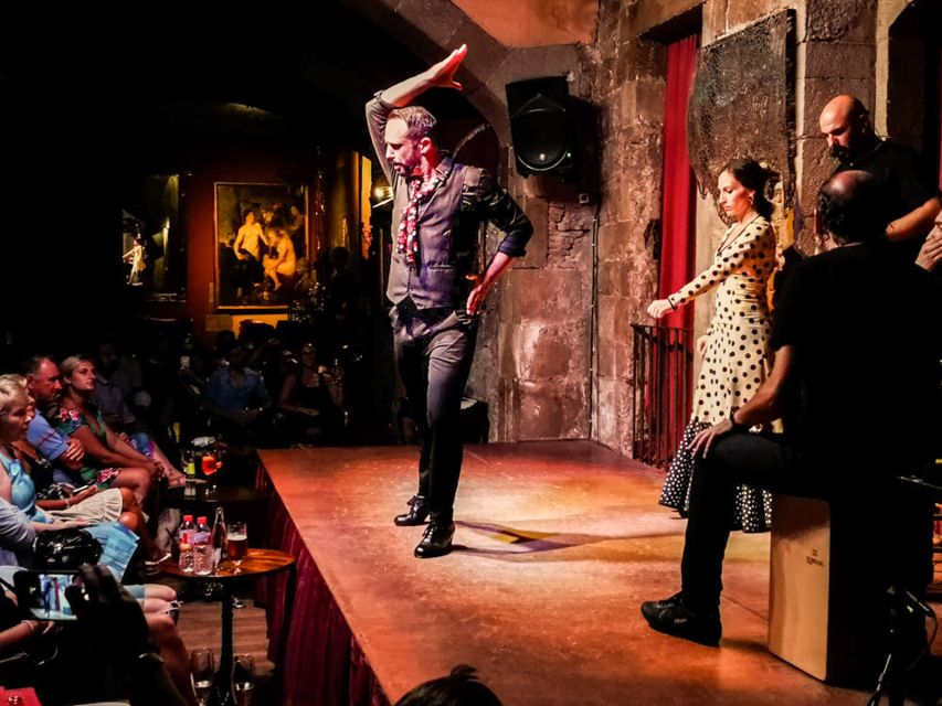 Barcelona: City Tour & Flamenco Show with Wine & Tapas - Plaza Reial and the Gothic Quarter: quick orientation with real payoff