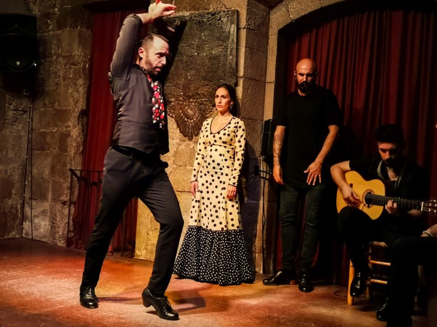 Barcelona: City Tour & Flamenco Show with Wine & Tapas - Palau Dalmases flamenco: skip the line in a Medieval Palace