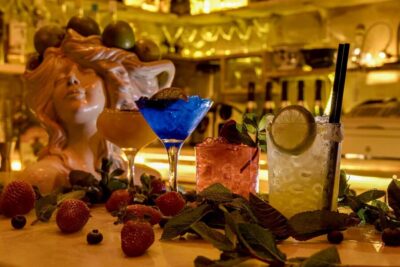 Barcelona: Cocktail Making Class with Tapas - The 2-hour format: pick four, then shake for real