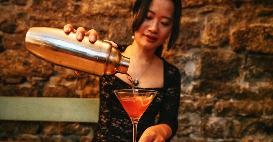 Barcelona: Cocktail Master Class by Mixologist with Tapas - Meet your mixologist: hands-on teaching (and real personality)