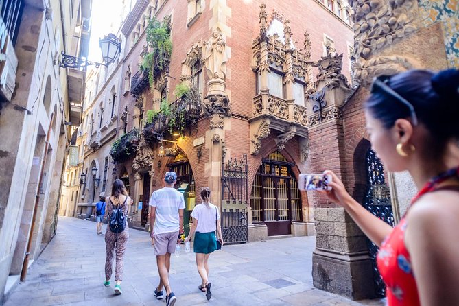 Barcelona E-Bike Small Group Tour with Tapas & Wine Tasting - Who should book this tour (and who might want a different plan)