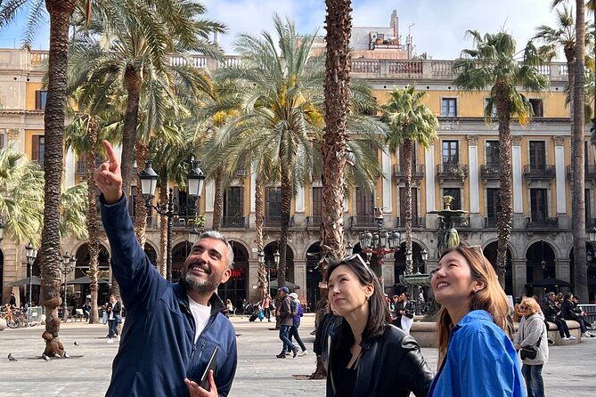 Barcelona Evening Tour, Flamenco Show & Tapas - Group size, language, and what that means for your experience