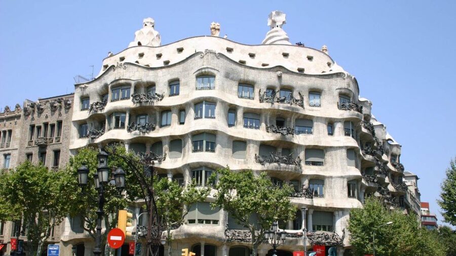 Barcelona: Evening Walking Tour in the Gaudi Area with Tapas - What you’re paying for (and whether it’s fair at $100)