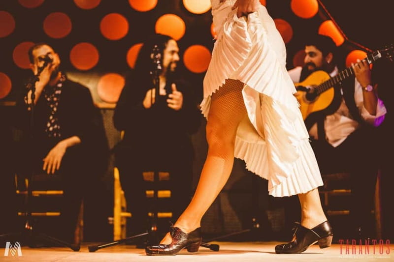 Barcelona: Flamenco, Tapas &Sangria - Timing and the guide: how to not feel rushed