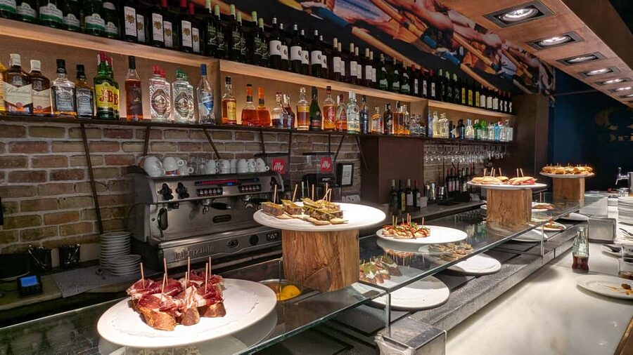 Barcelona Full Private Tapas & Historical Tour - Gothic Quarter: Roman remnants, the Gothic Cathedral, and a first round of tapas