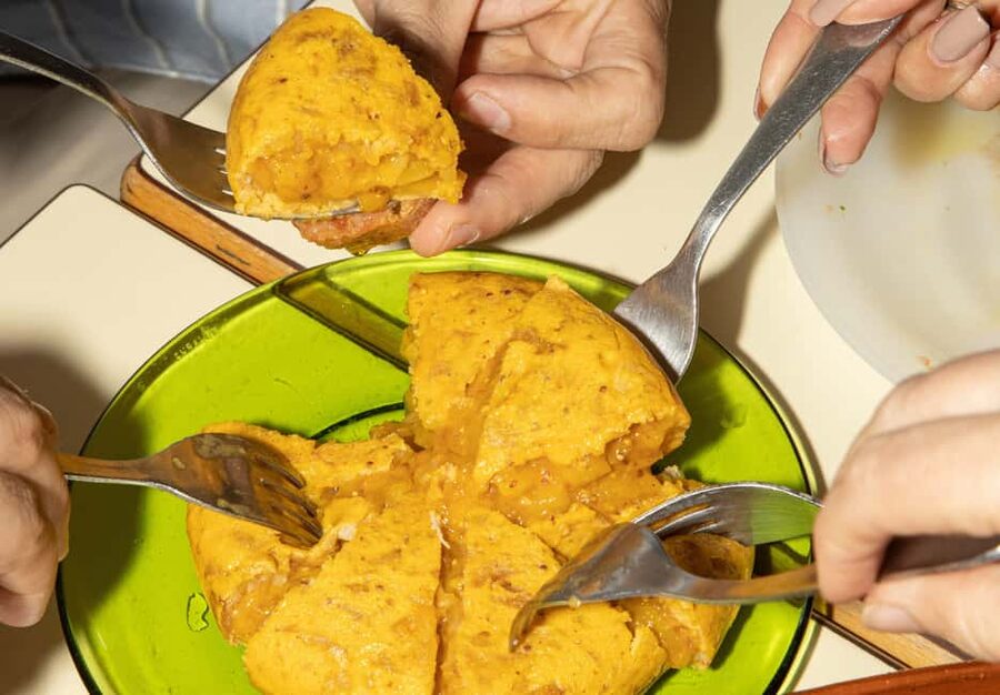 Barcelona: Gaudi Tapas & Wine Tasting Small Group Tour - Tortilla de patatas stop: comfort food with a real focus