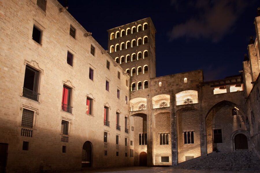 Barcelona: Gothic Quarter Guided Tour with Flamenco & Tapas - Price and value: is $117 worth the combo?