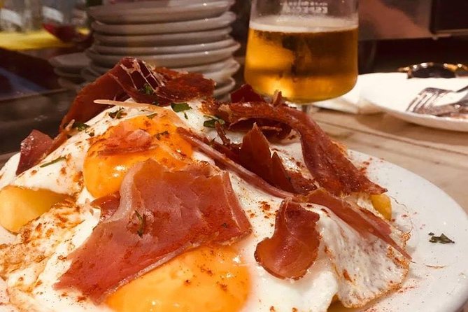 Barcelona Gothic Quarter VIP Tapas & Wine Tour - The Gothic Quarter Walk Between Stops: Plazas, Streets, and a Sense of Scale