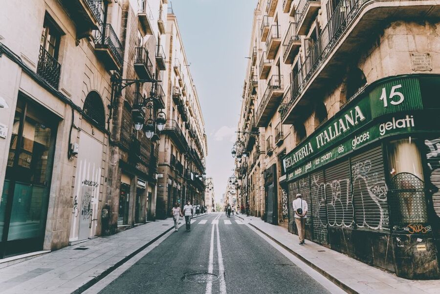 Barcelona: Gothic Quarter Walking Tour with Optional Tapas - Roman Vestiges and the Old Port Feel: Walls Still Lurk in the Streets