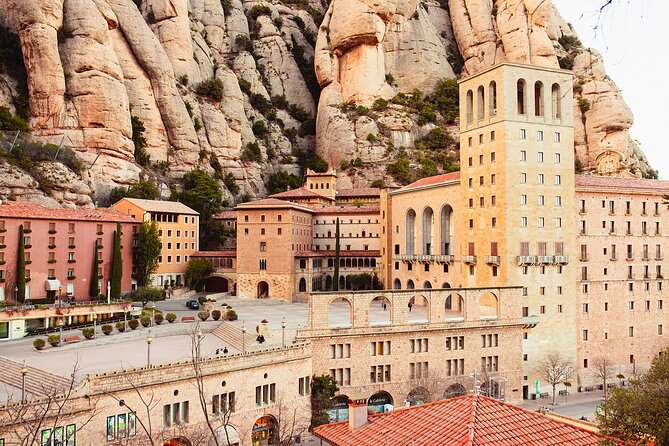 Barcelona : Gothic, Tapas, Churros & Vermouth - Meet at Hard Rock Cafe and get your bearings fast