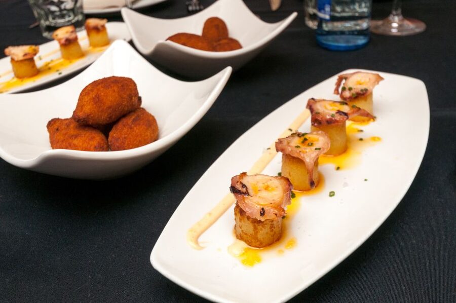 Barcelona Gourmet Food & Wine Tour with Local Expert - How much food you’ll actually eat in 4 hours