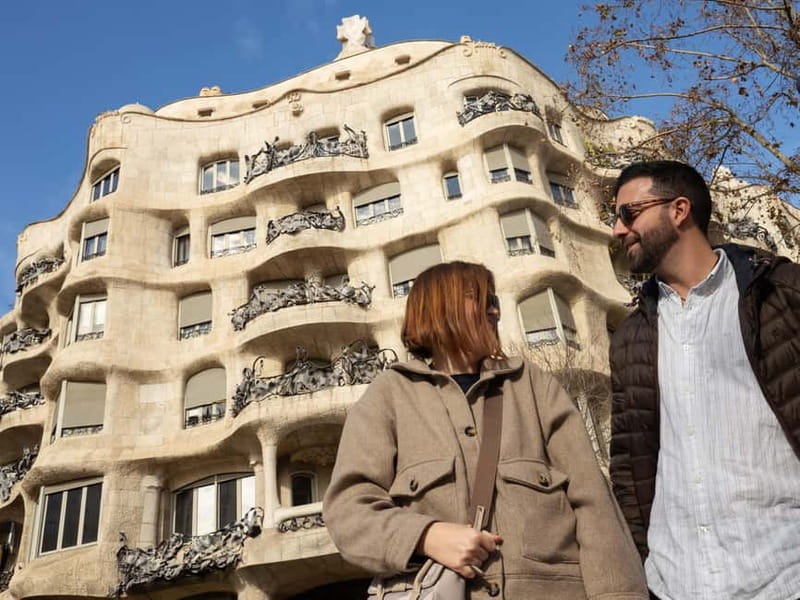 Barcelona in 1 Day: Sagrada Familia, Park Guell, Mila, tapas - Meeting at Casa Batlló: start with the dragon-roof photo moment