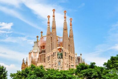 Barcelona in One Day: Gaudí, Gothic Quarter &Tapas (Private Tour) - Catedral de Barcelona: Gothic Interiors Without the Detour