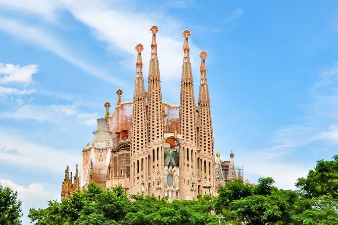 Barcelona in One Day: Gaudí, Gothic Quarter &Tapas (Private Tour) - Catedral de Barcelona: Gothic Interiors Without the Detour