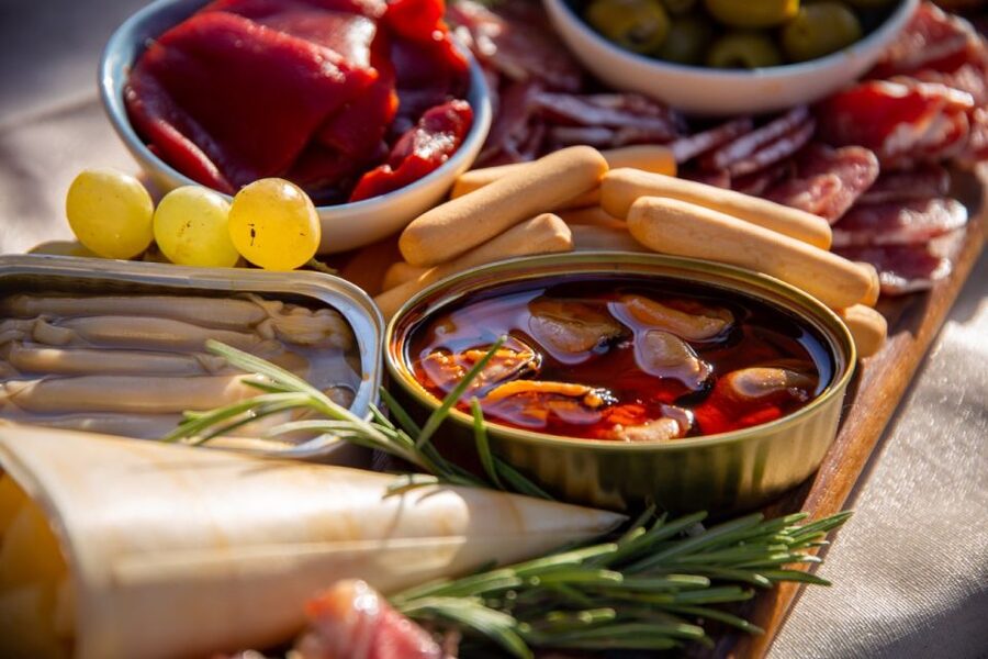 Barcelona: Local Tapas and Drinks Sailing Adventure Tour - Small group + multilingual guide: the difference between okay and good