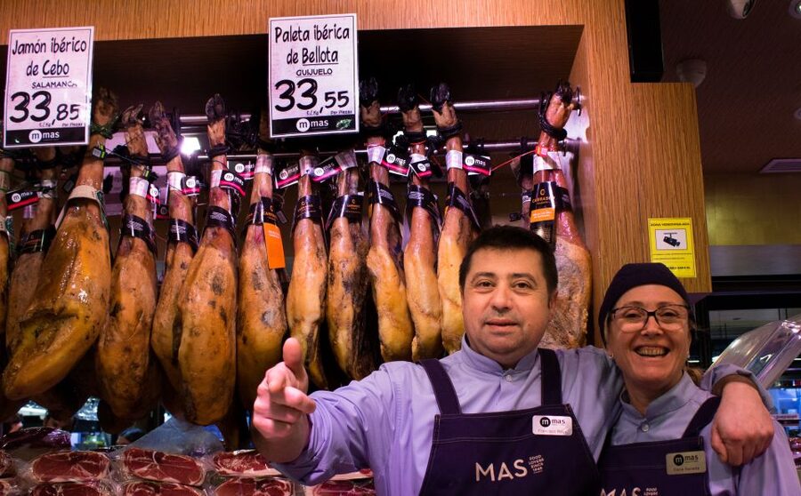 Barcelona: Market, Tasty Tapas/Food and Gothic History Tour - Jamón, Manchego, and cava: the final toast that actually makes sense