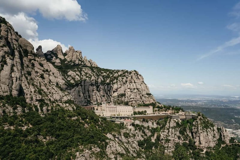 Barcelona: Montserrat and Winery Tour with Tapas or Lunch - Price and Value: Is $61 Worth It?