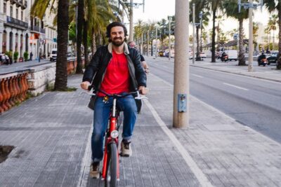 Barcelona Night Bike Tour with Local Tapas and Cava Stop - Meeting at Carrer dels Escudellers and setting off smoothly