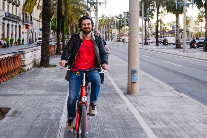 Barcelona Night Bike Tour with Local Tapas and Cava Stop - Meeting at Carrer dels Escudellers and setting off smoothly