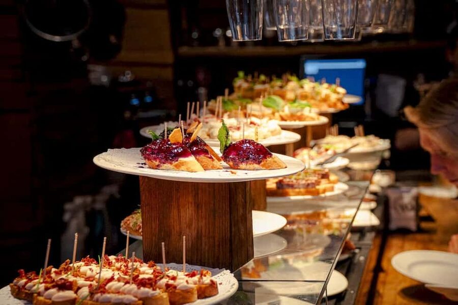 Barcelona: Old City Hidden Gems, Tapas, & Drinks Guided Tour - The Porrón Challenge: Catalan Wine With a Twist