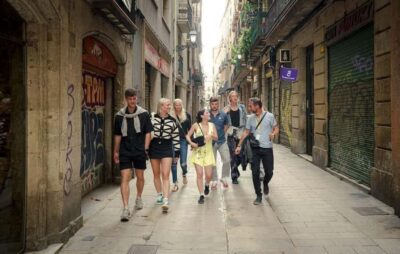Barcelona: Old City Hidden Gems, Tapas, & Drinks Guided Tour - Four Bars, Four Kinds of Barcelona Eating