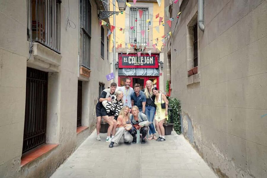 Barcelona: Old City Hidden Gems, Tapas, & Drinks Guided Tour - Should You Book This Barcelona Tapas and Drinks Tour?