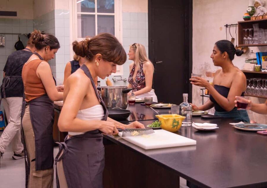 Barcelona: Paella & Tapas Cooking Class with Sangria - The Setting: A 150m² Open Kitchen in Gràcia