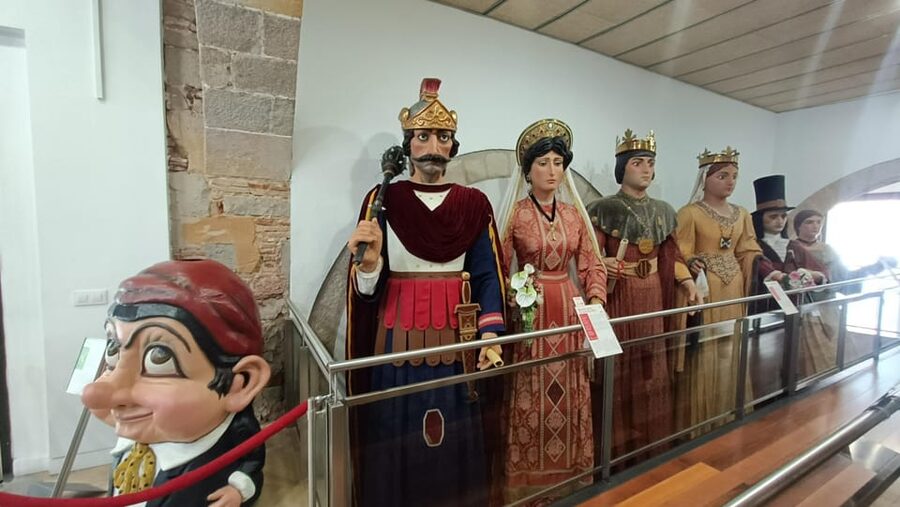 Barcelona private Family-Friendly Cultural & Food Tour - Treasure Hunts, Traditions Museum, and the Giants Moment